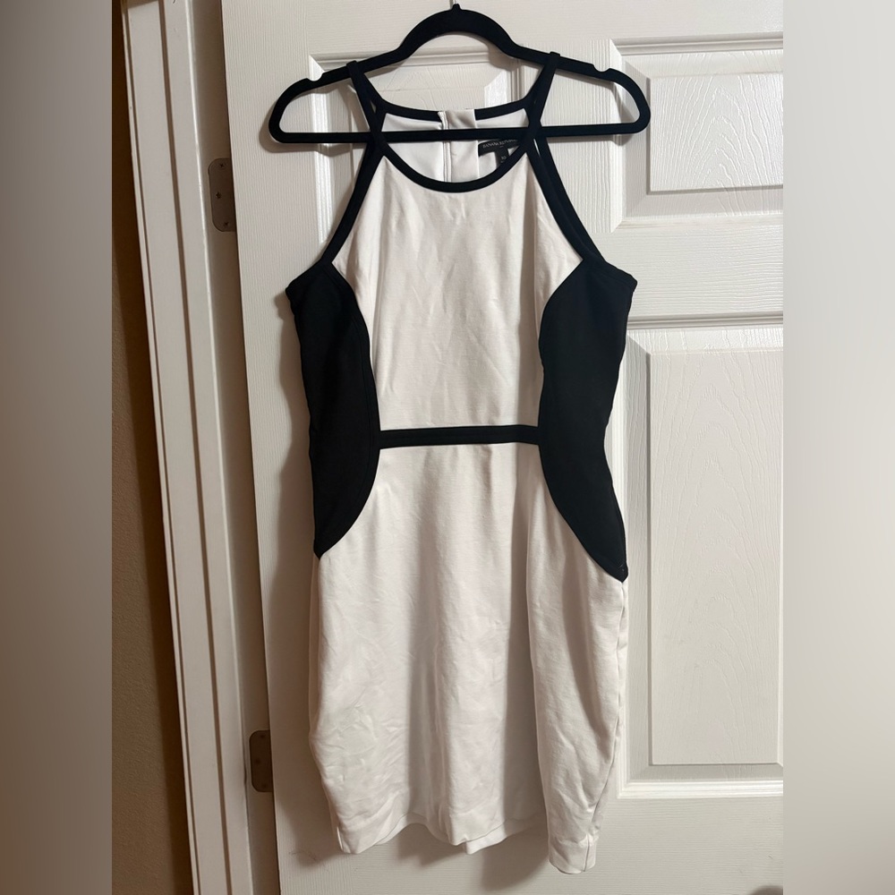 Banana Republic white black dress sleeveless knee length stretchy size 10